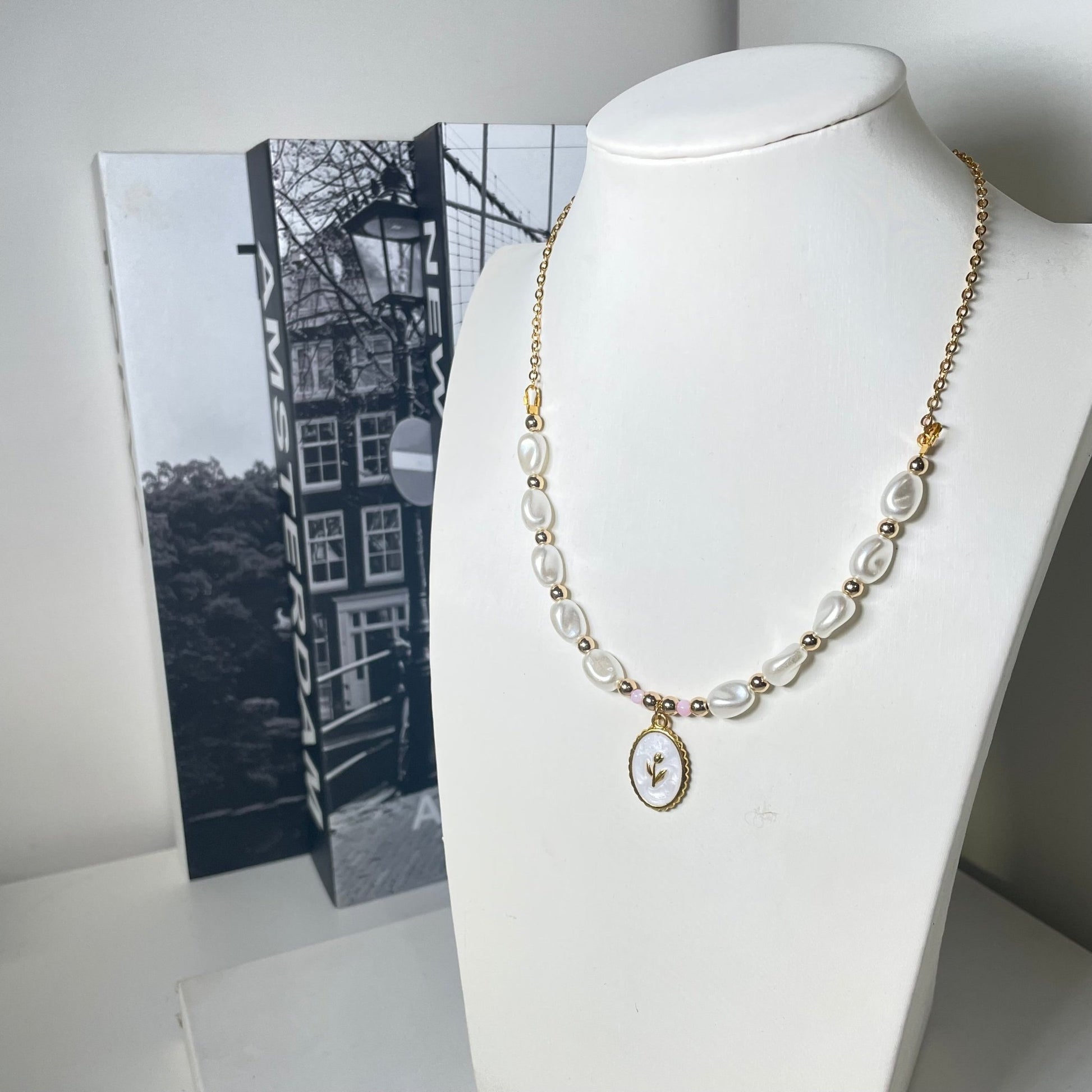 Collana Perline e rose - BOXO Jewelry